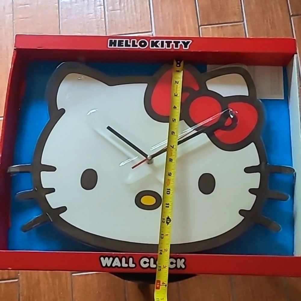 Hello Kitty Wall Clock - Picture 3 of 4